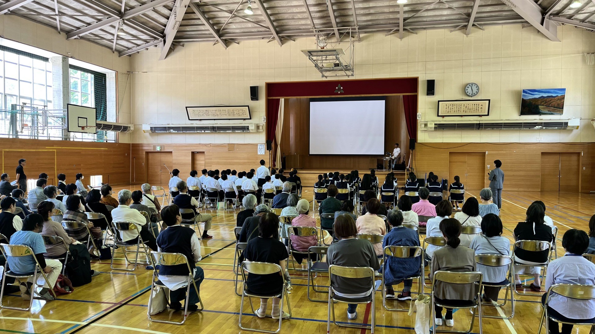 人が人をつなぐ公演